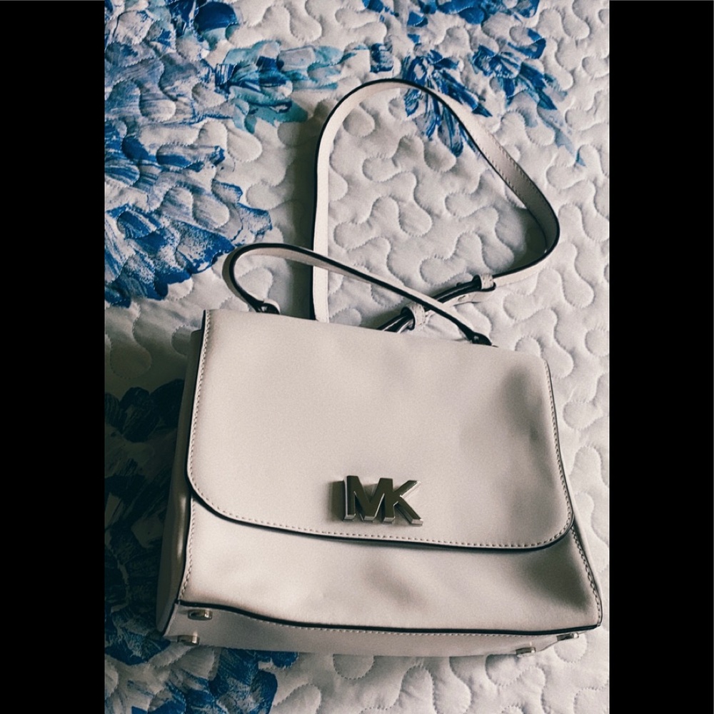 MK WHITE LEATHER BAG